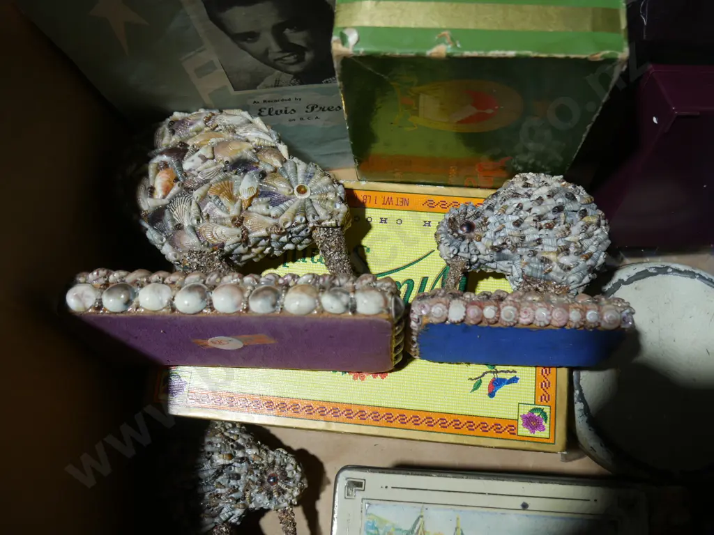 Shell kiwi ornaments, tins etc Image 1++