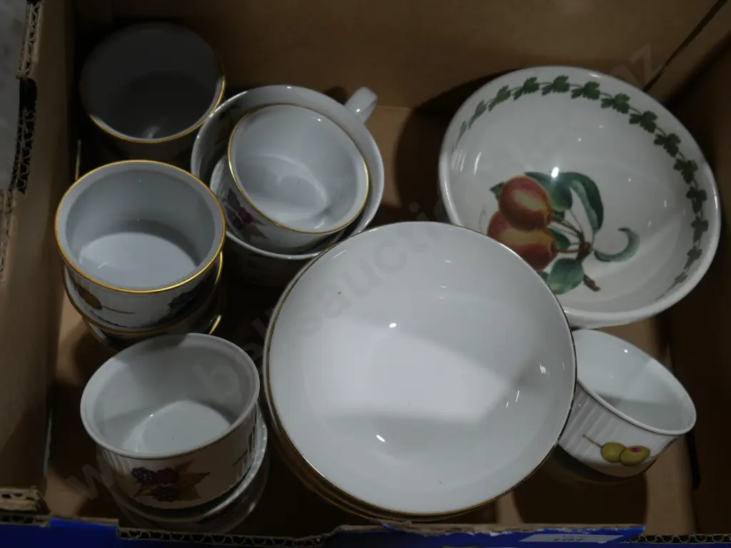 Portmeirion and Royal Worcester china Image 1++