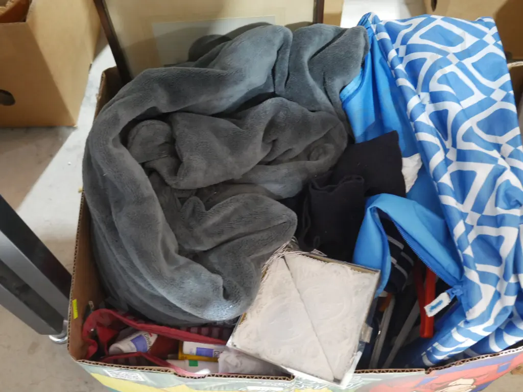 Box of sundries Image 1++