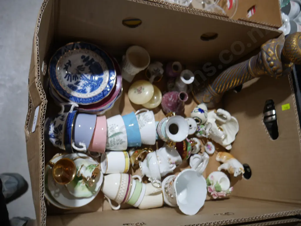 Assorted China cups and saucers etc Image 1++