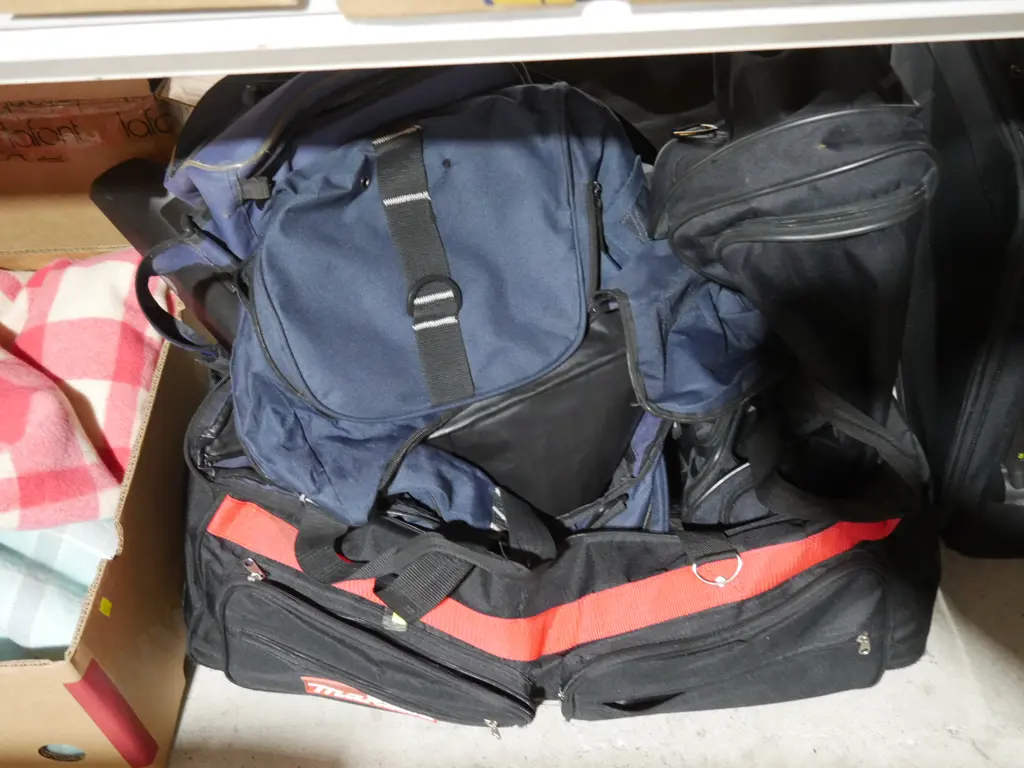 Assorted sports bags Image 1++