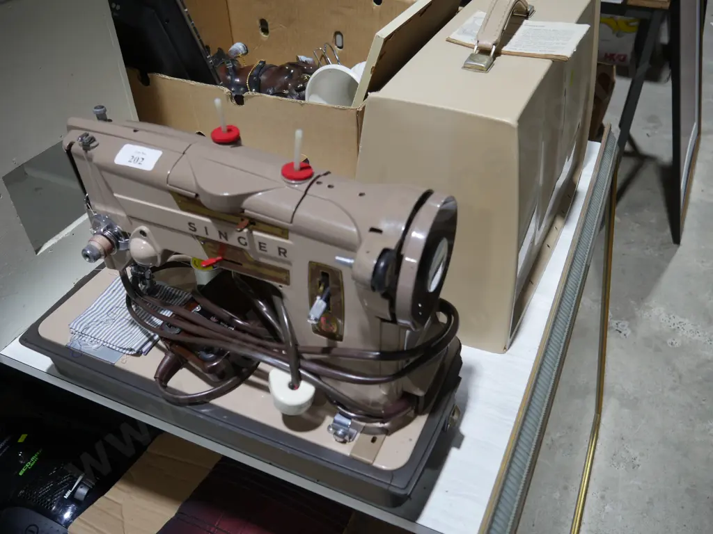 Singer sewing machine Image 1++