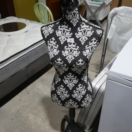 Mannequin bust