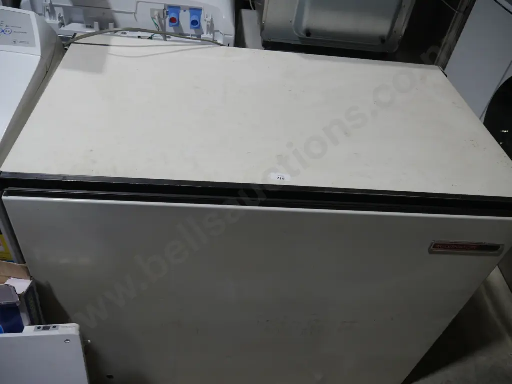 Kelvinator chest freezer Image 1++