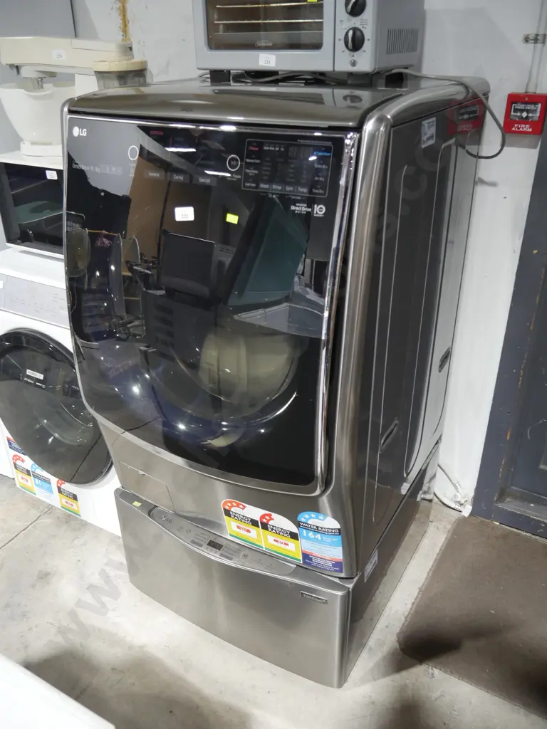 LG washing machine and dryer combo Image 1++