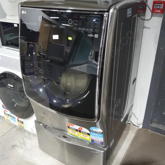 LG washing machine and dryer combo