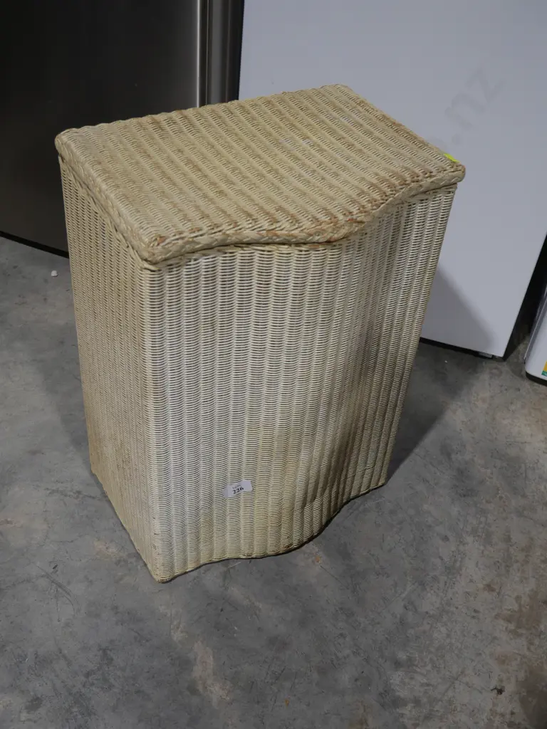 Laundry basket Image 1++