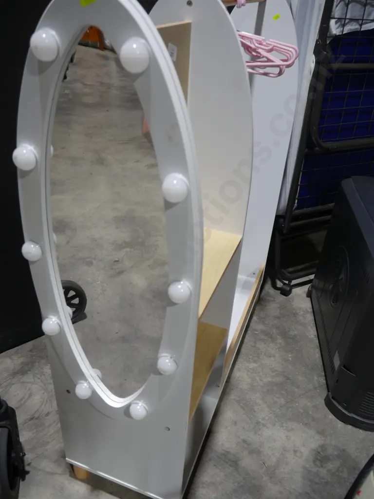 Child's free standing wardrobe Image 1++
