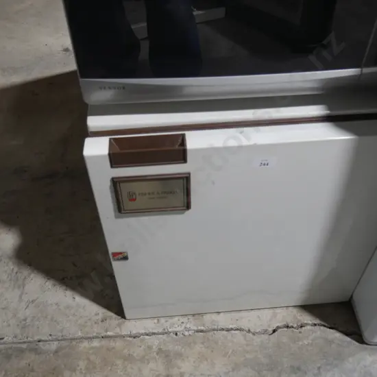 Bar fridge