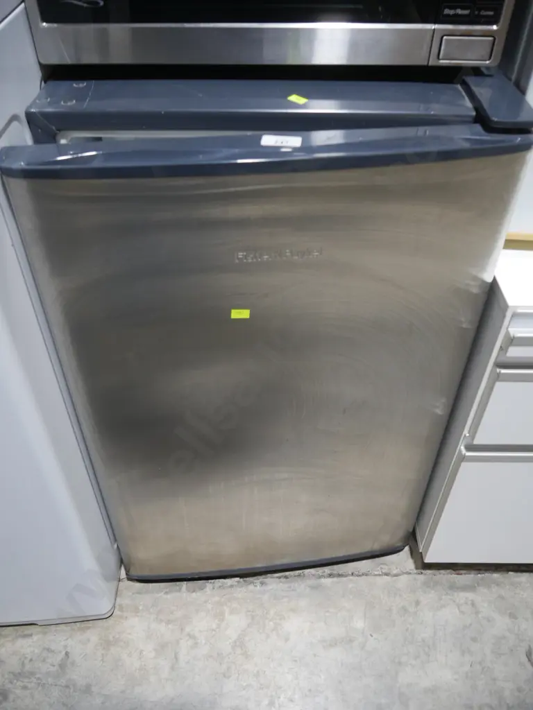 Fisher & Paykel bench high fridge Image 1++