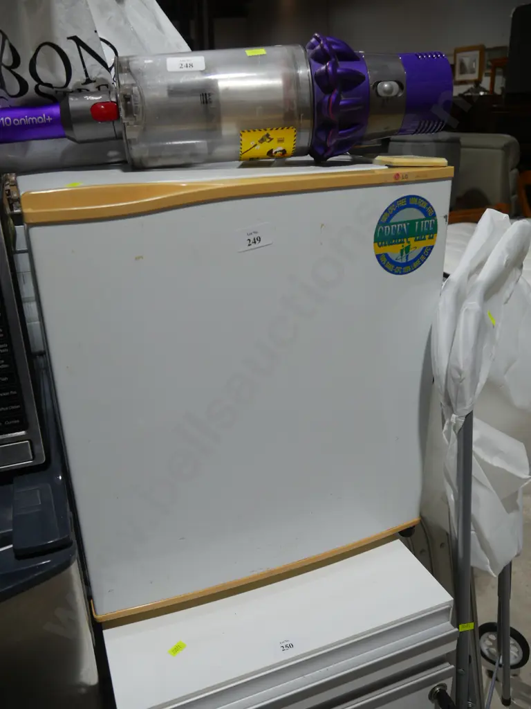 LG bar fridge Image 1++