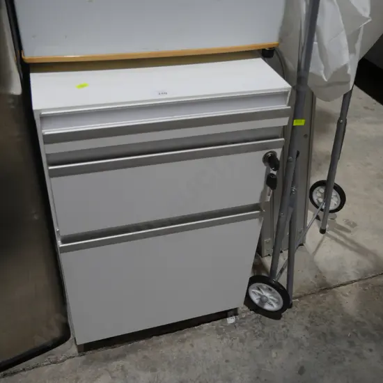 Office drawers lockable