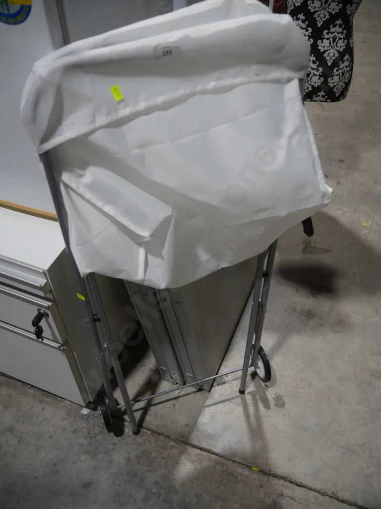 Laundry trolley Image 1++