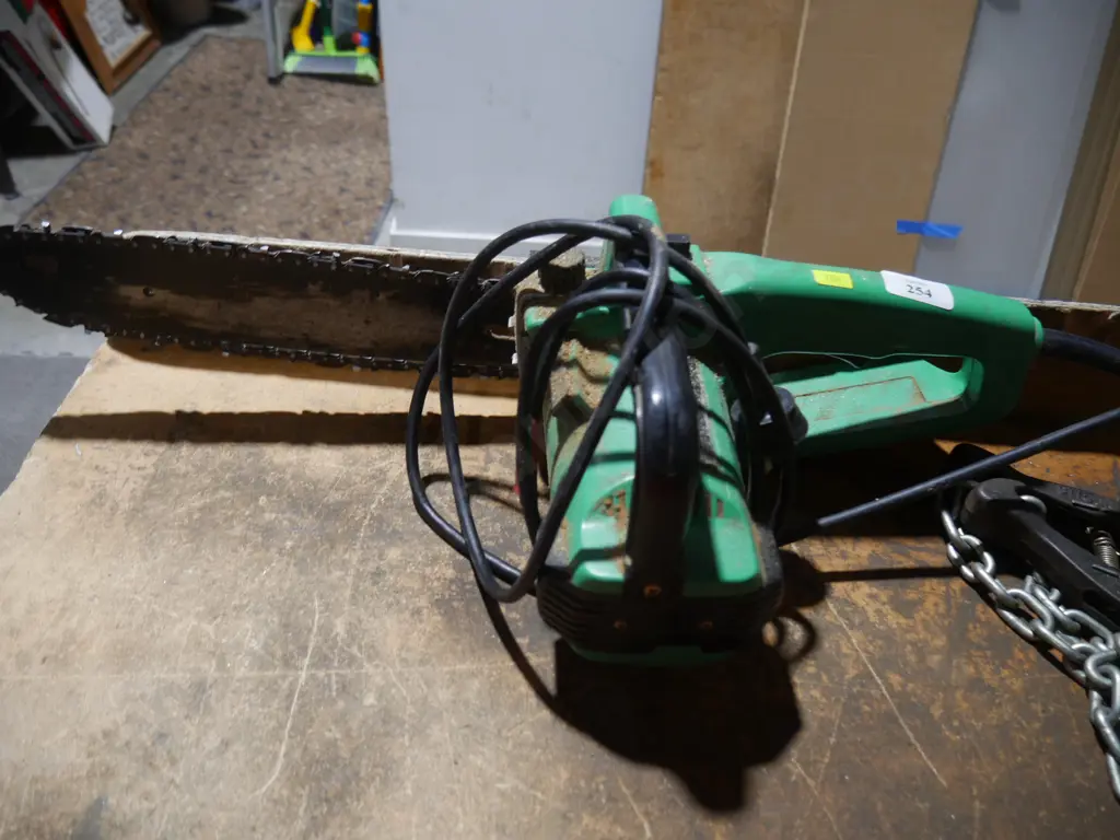Electric chainsaw Image 1++