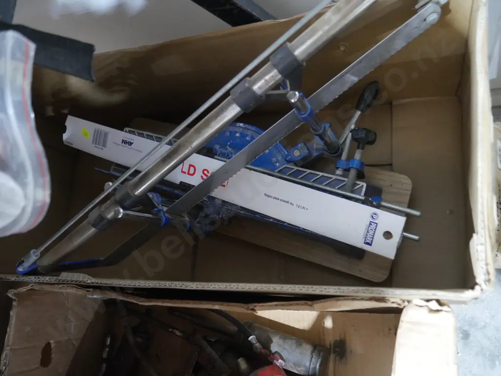 Mitre box saw Image 1++