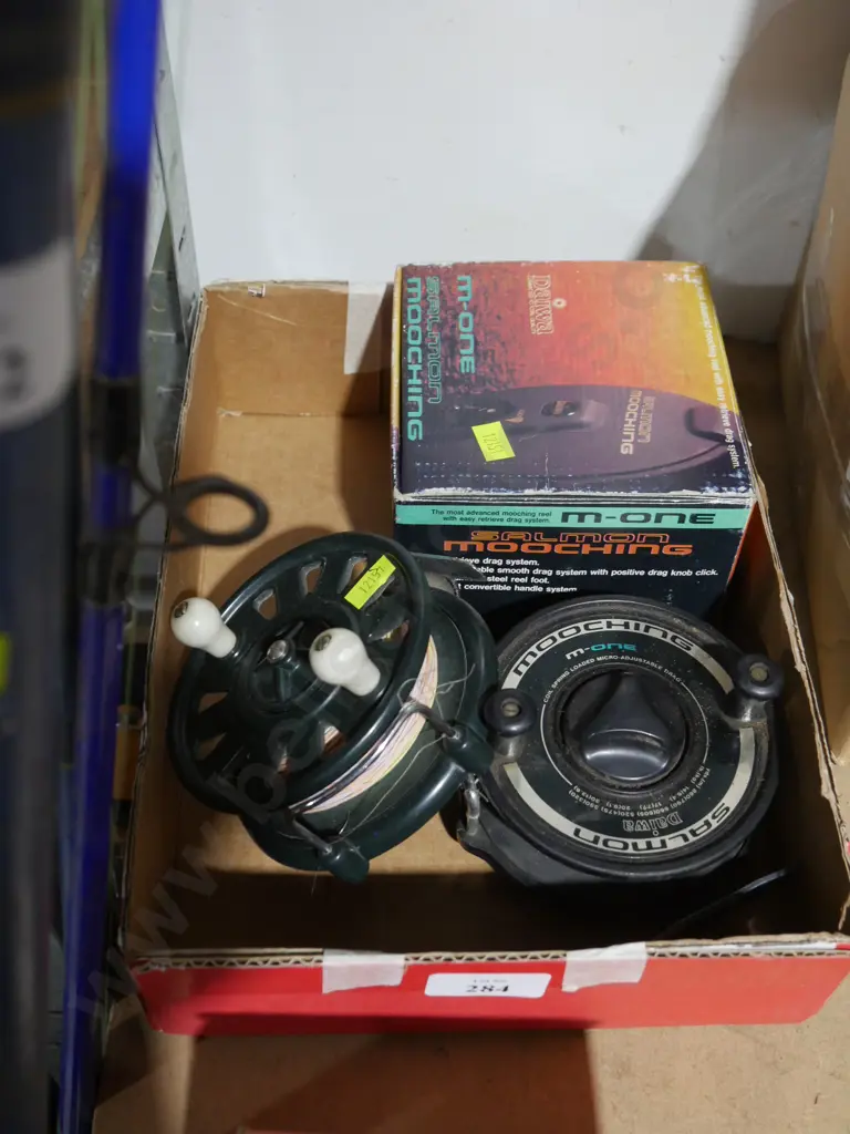 Two fishing reels Image 1++