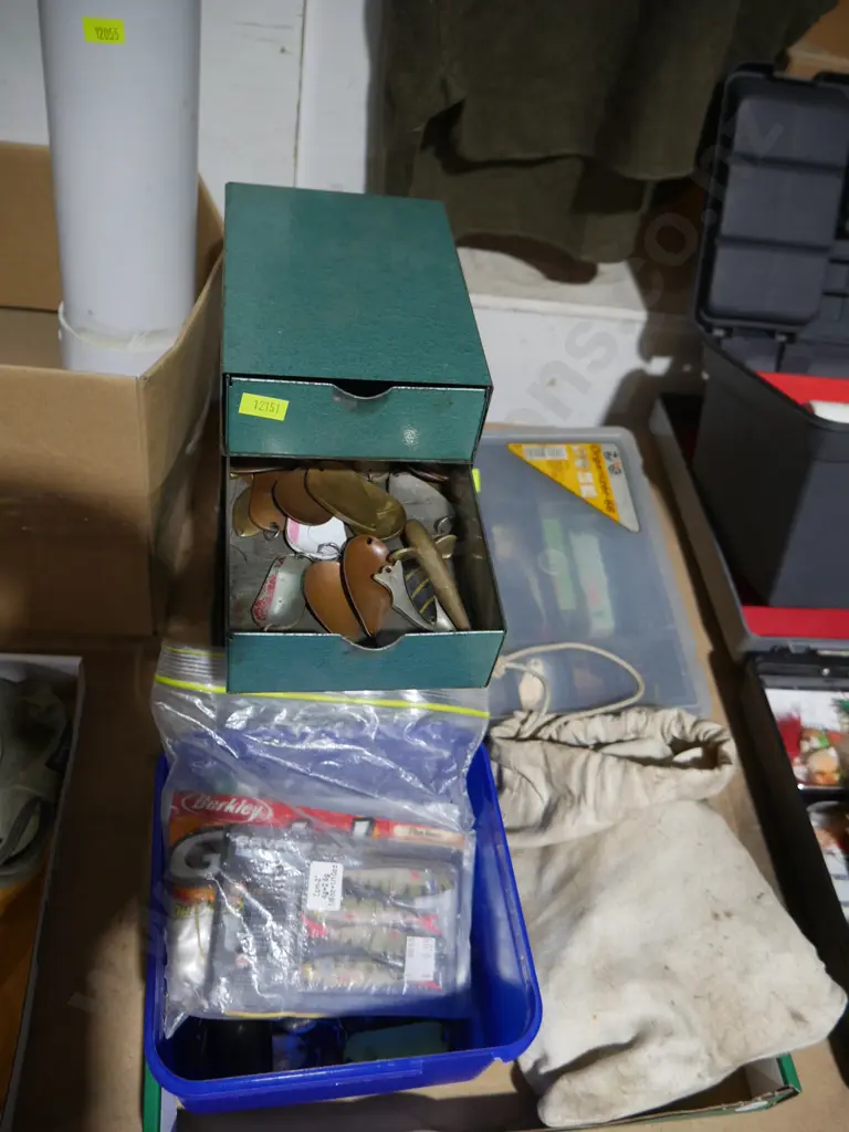 Assorted fishing gear Image 1++