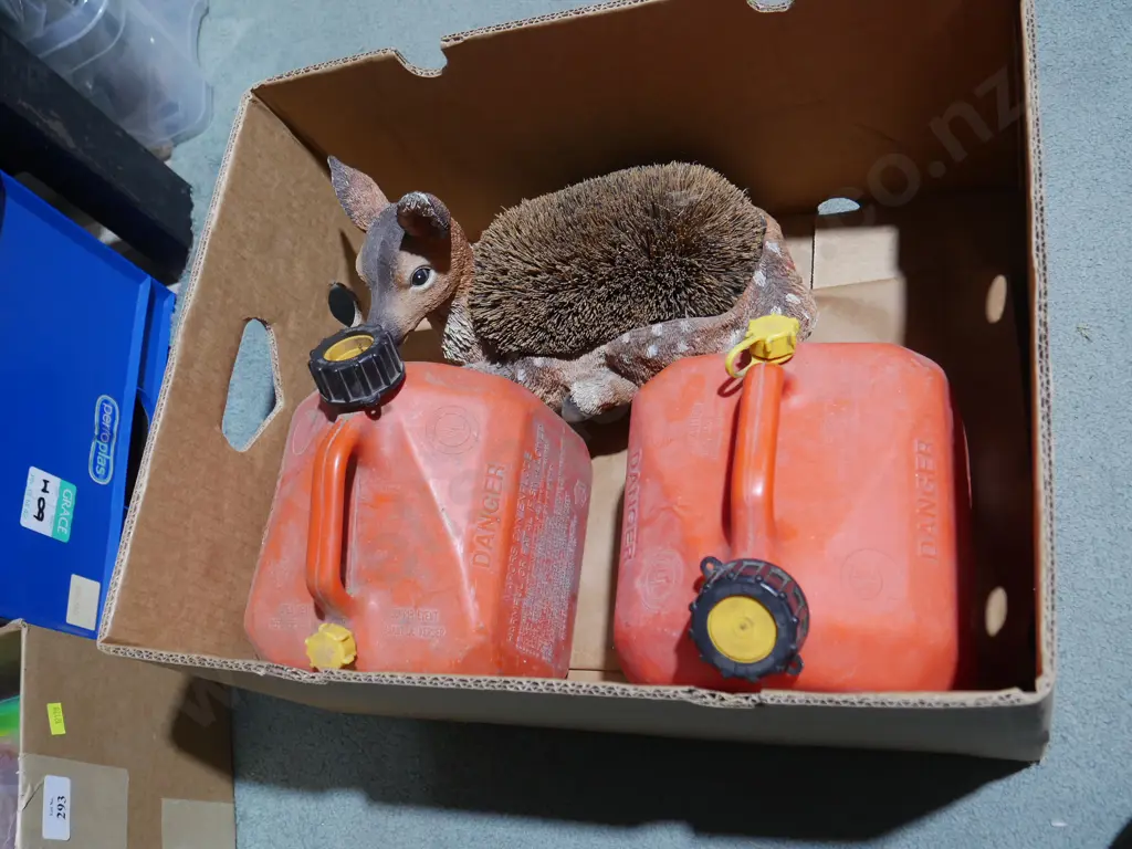 Petrol containers etc Image 1++