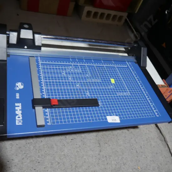 Guillotine