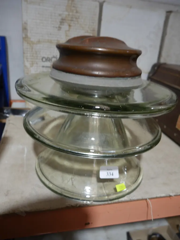 Insulator Image 1++