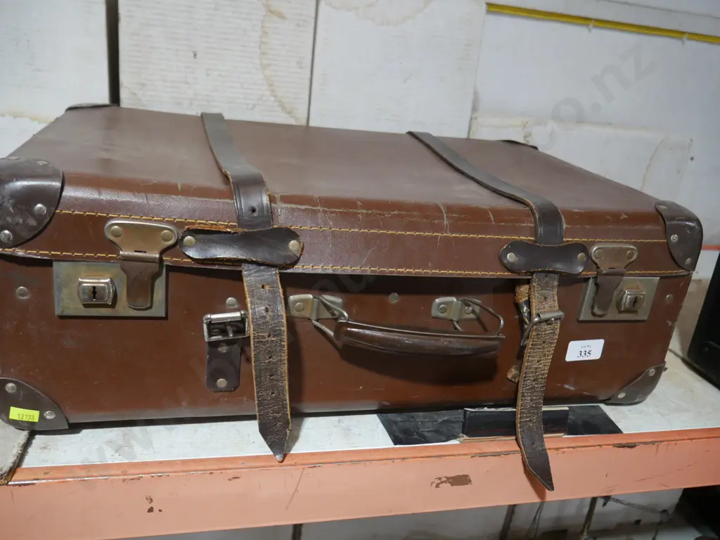 Leather suitcase Image 1++