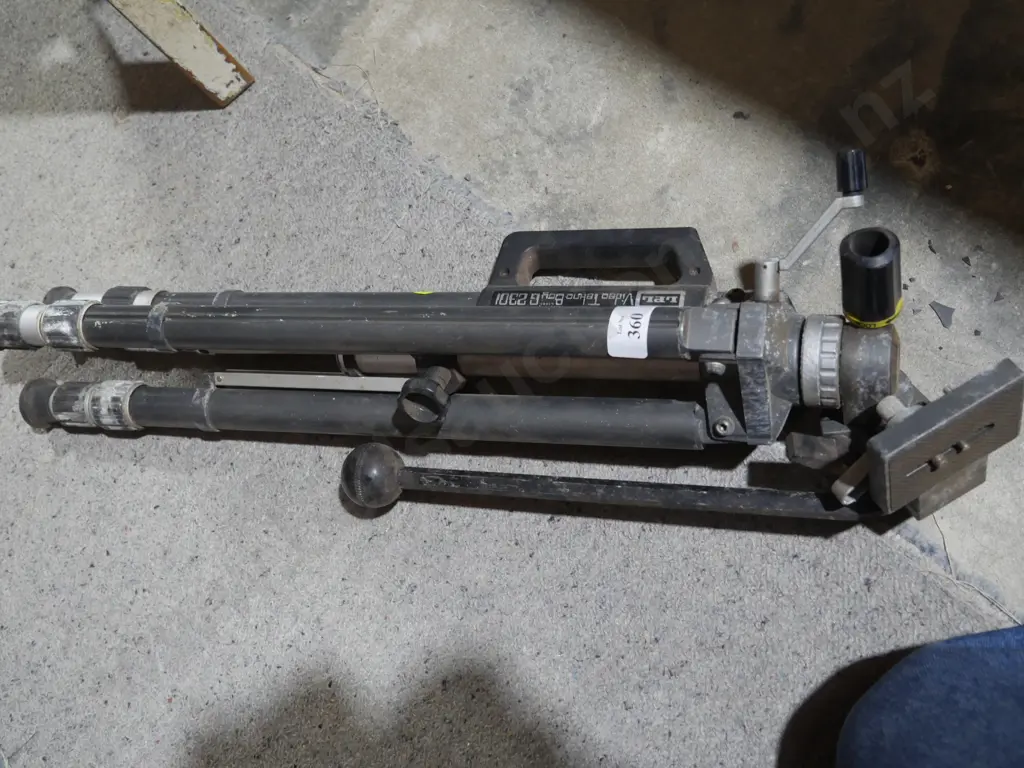 Tripod Image 1++