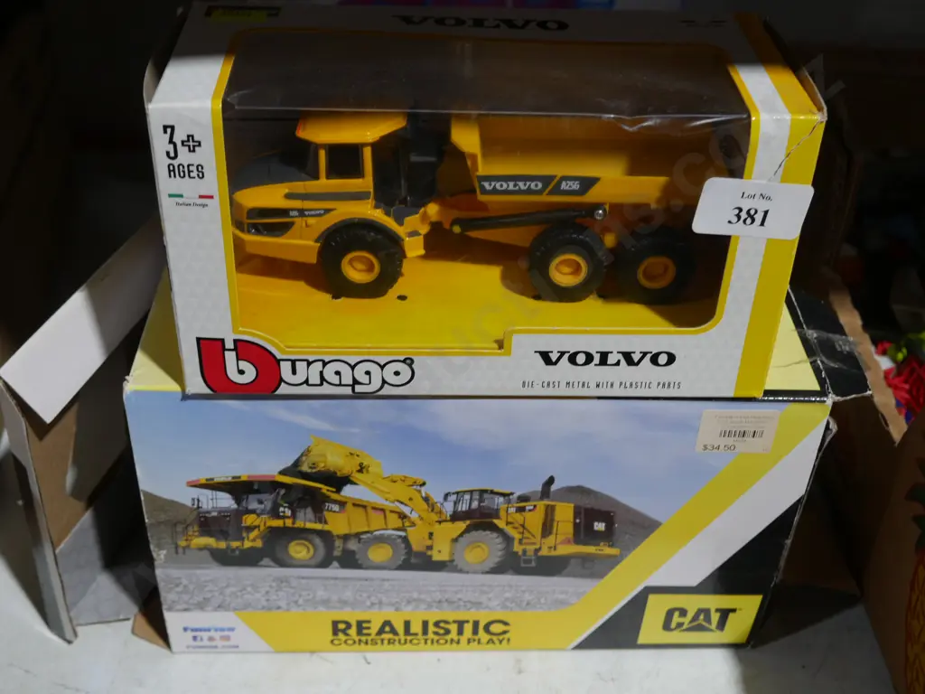 Model Volvo dump truck Image 1++