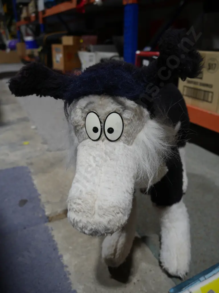 Footrot flats books and dog Image 1++