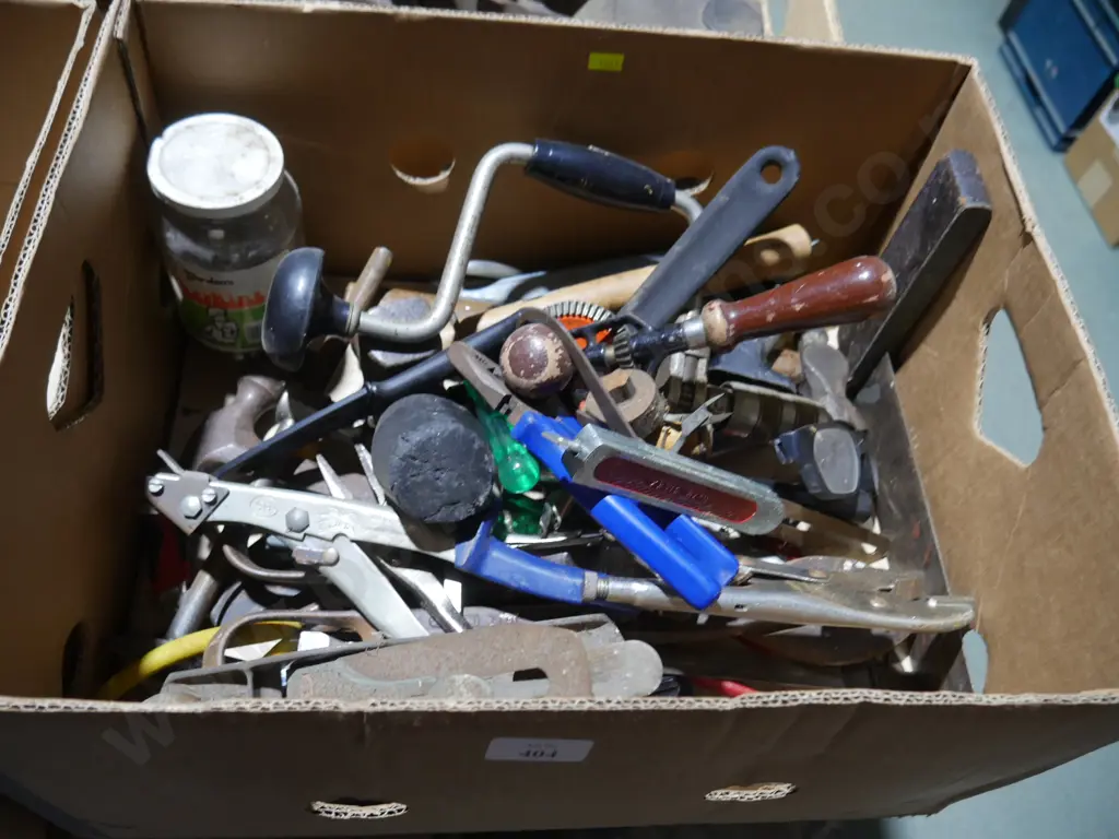 Assorted hand tools Image 1++