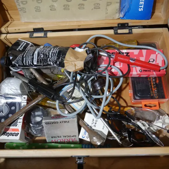 Workshop sundries