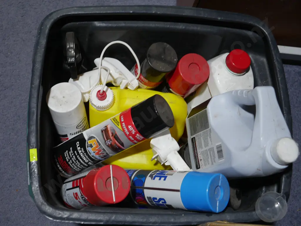 Assorted workshop sprays etc Image 1++