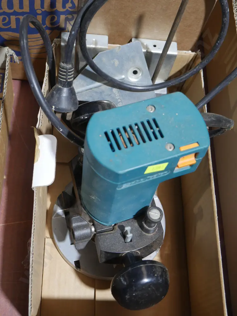 Black and Decker router Image 1++