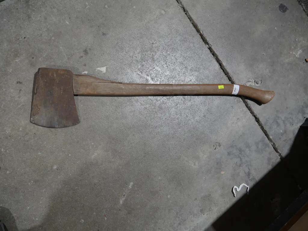 Axe Image 1++