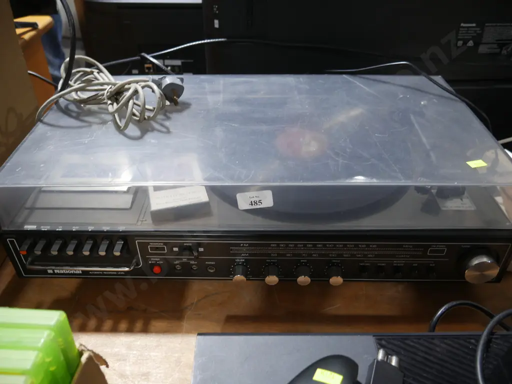 Radio turntable Image 1++