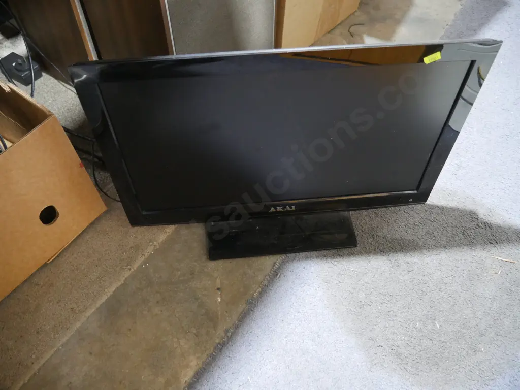 Akai TV with built-in DVD player Image 1++