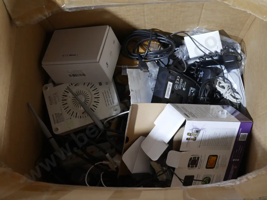 Assorted electrical sundries Image 1++
