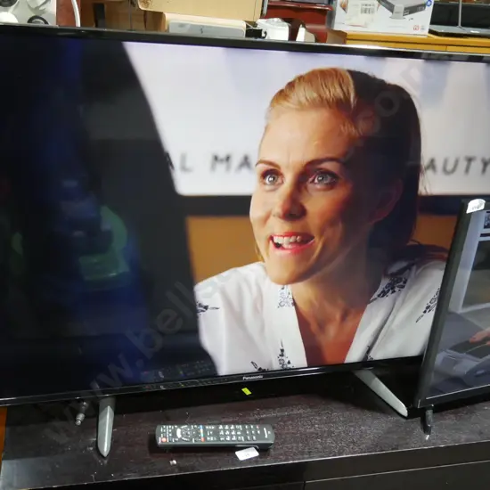 Panasonic 49in smart tv