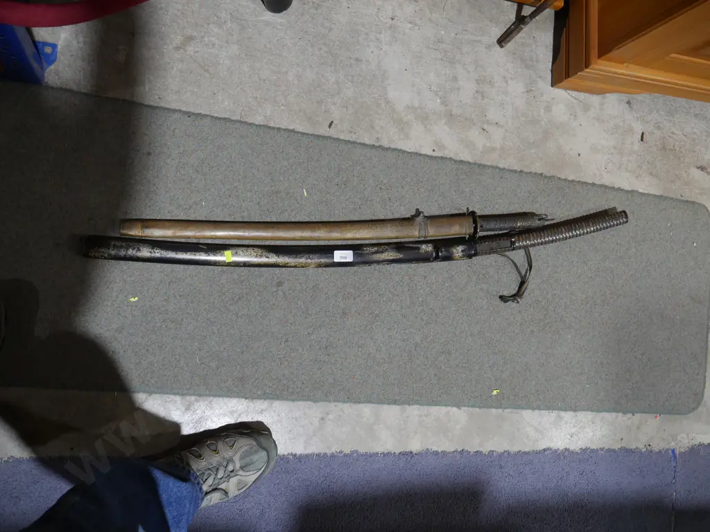 2 decorative imitation swords Image 1++