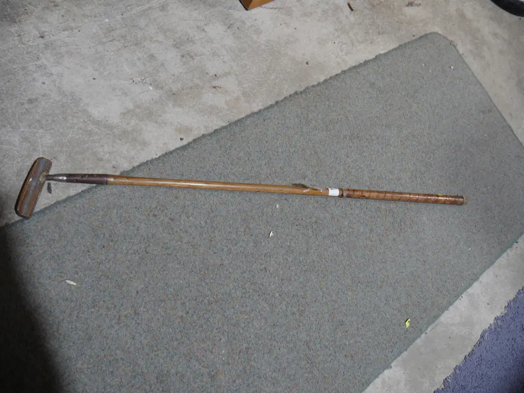 Antique putter Image 1++