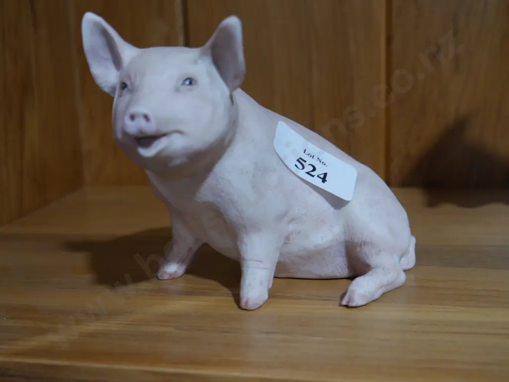Aynsley piggy ornament Image 1++