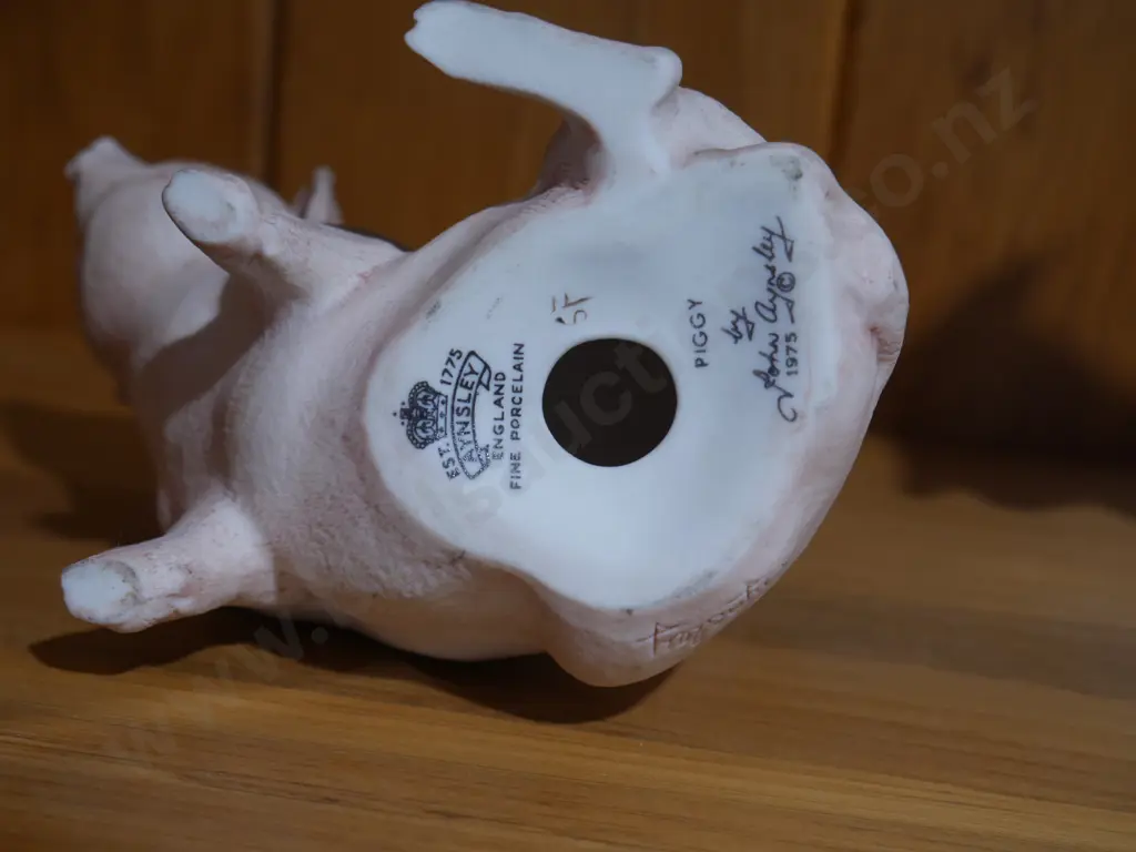 Aynsley piggy ornament Image 1++