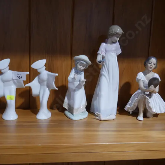 5 figurine ornaments