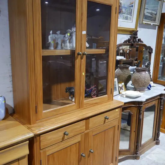 Bookcase chiffonier