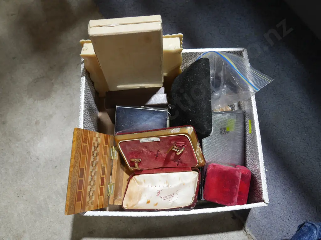 Assorted jewellery Image 1++