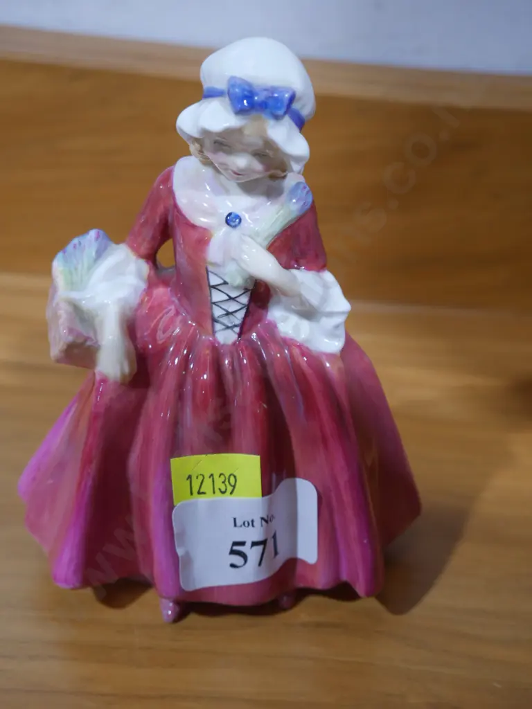 Royal Doulton figurine - faulty Image 1++