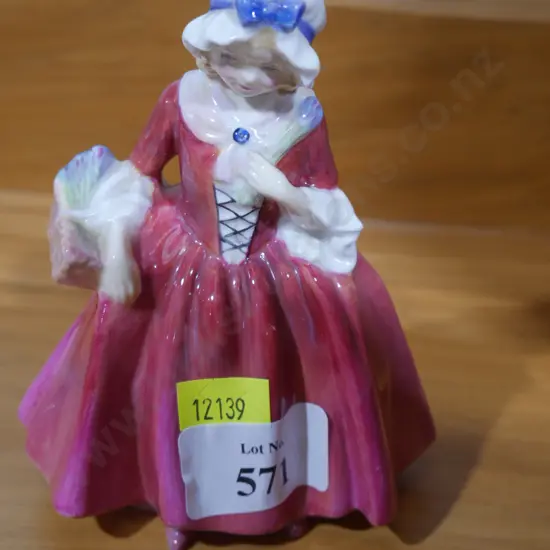 Royal Doulton figurine - faulty