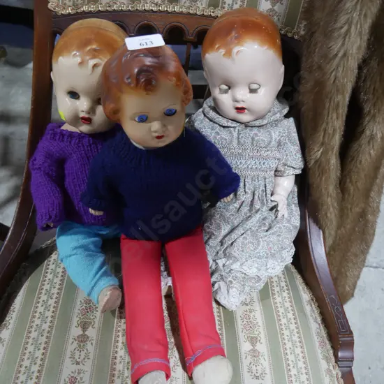 3 dolls