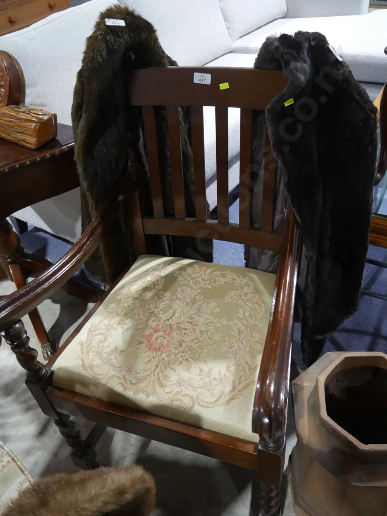 Oak carver chair Image 1++