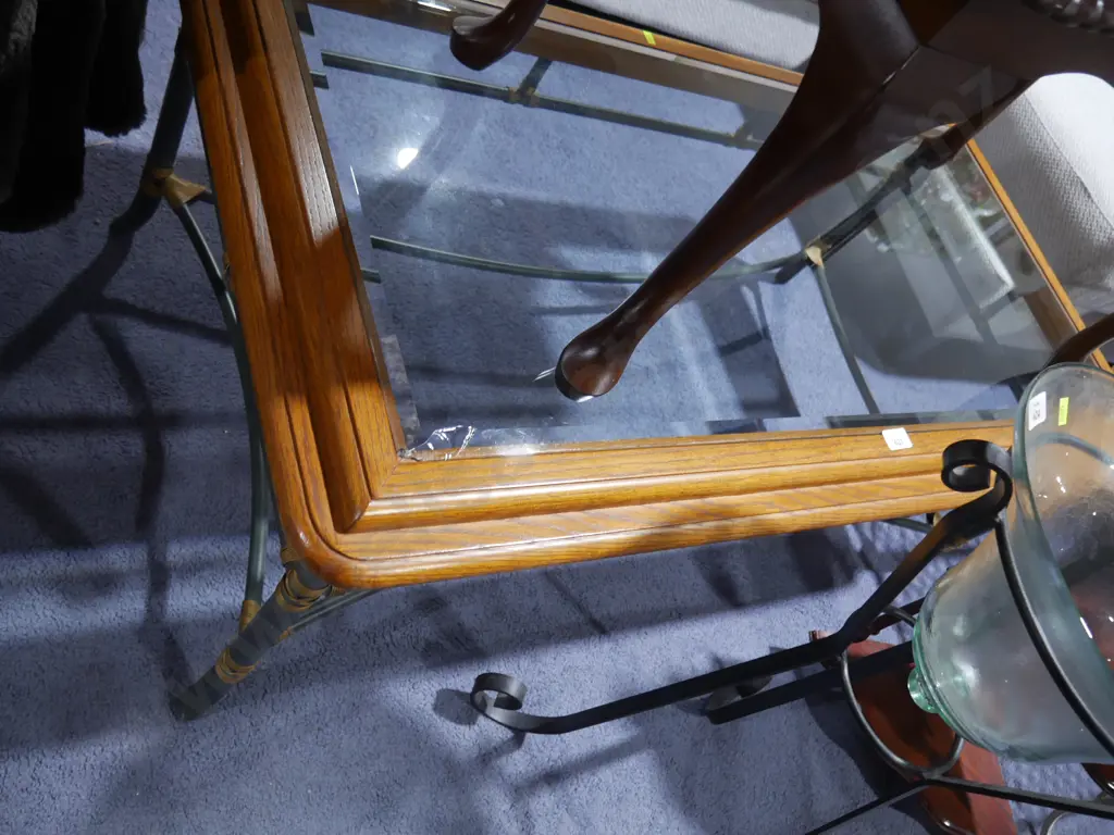 Glass top coffee table Image 1++