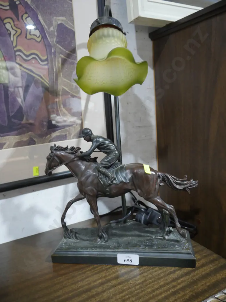 Jockey table lamp Image 1++